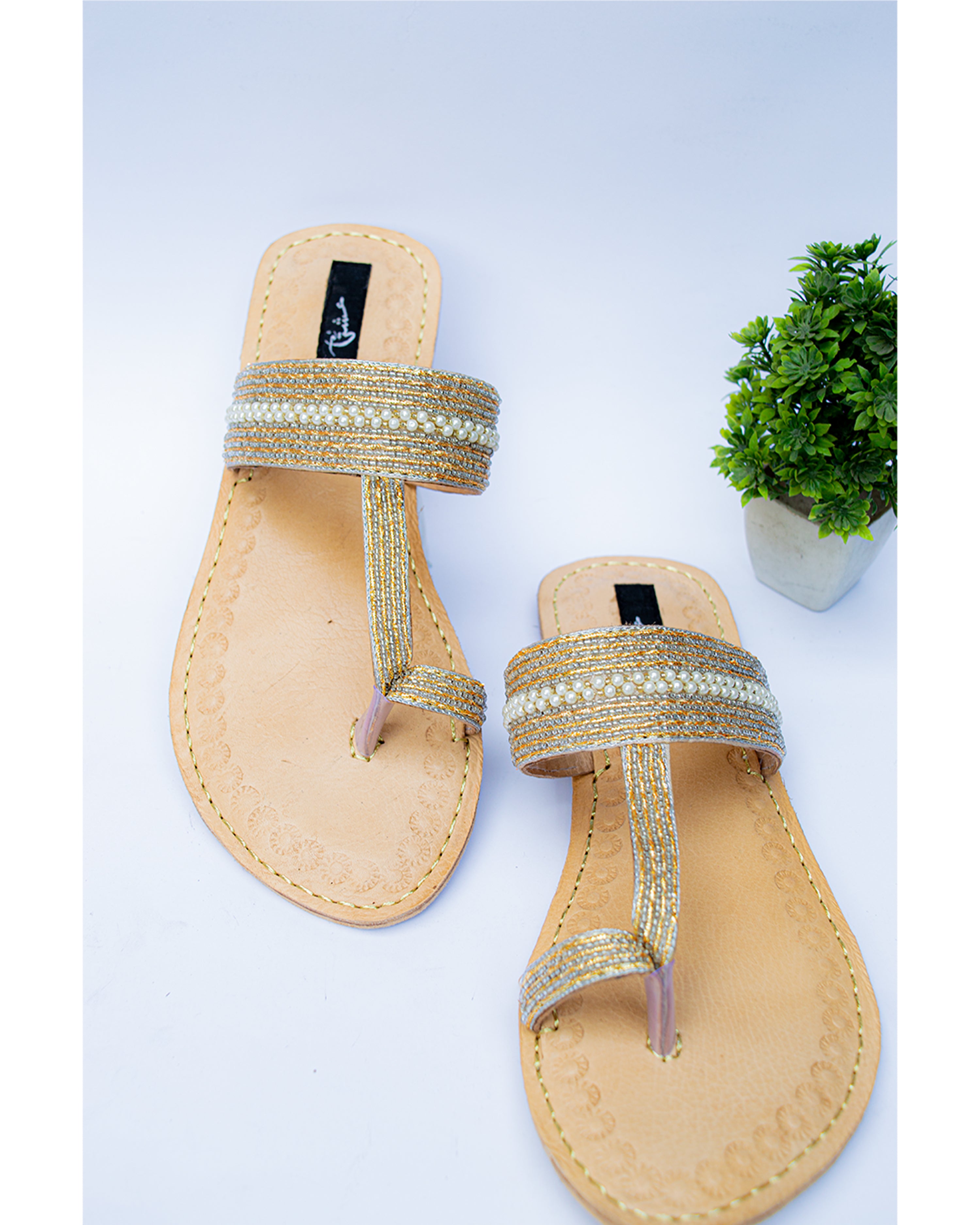 WHITE RANGREZ ROYAL  - KOLAPORI