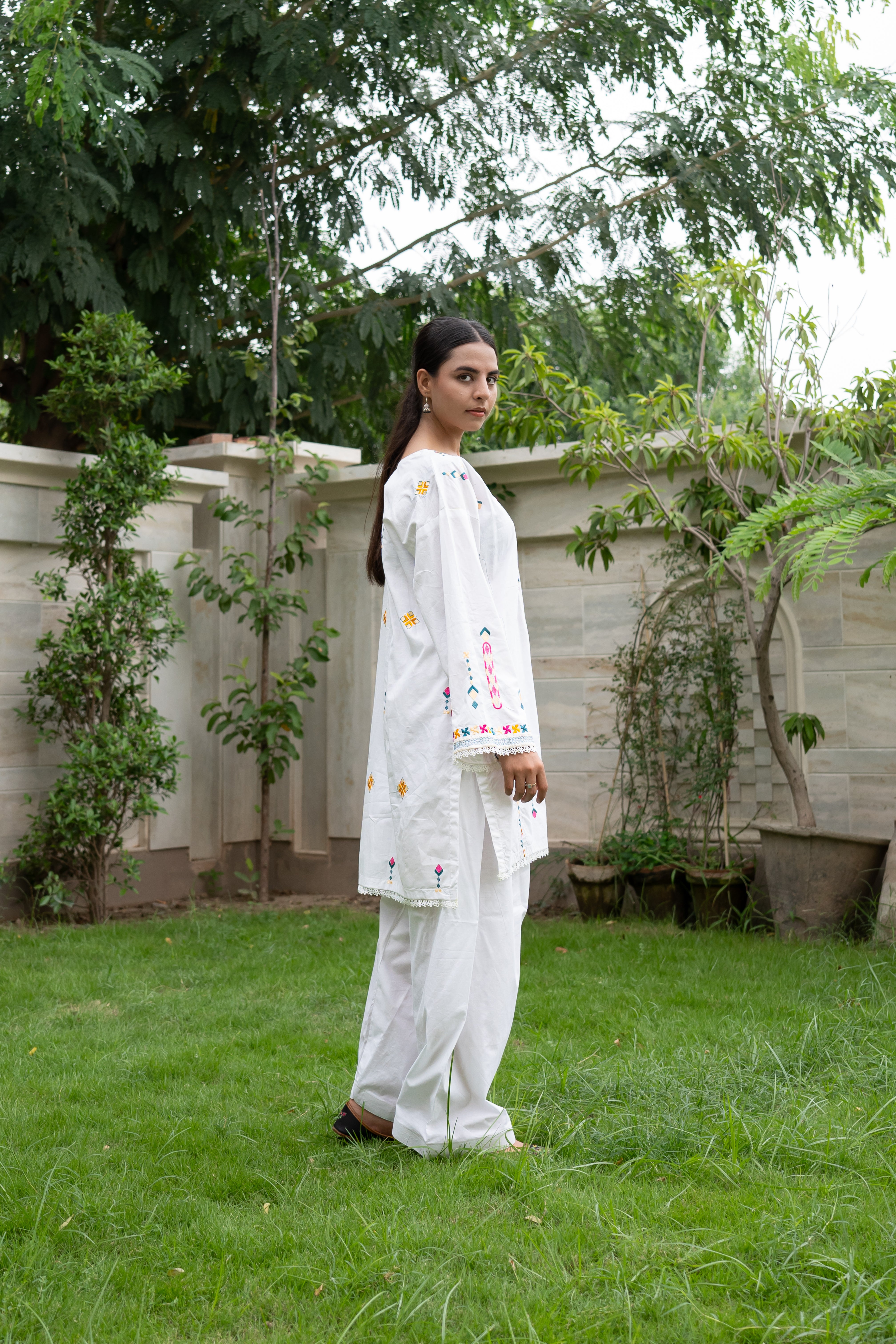 VISTA WHITE - UNSTITCHED