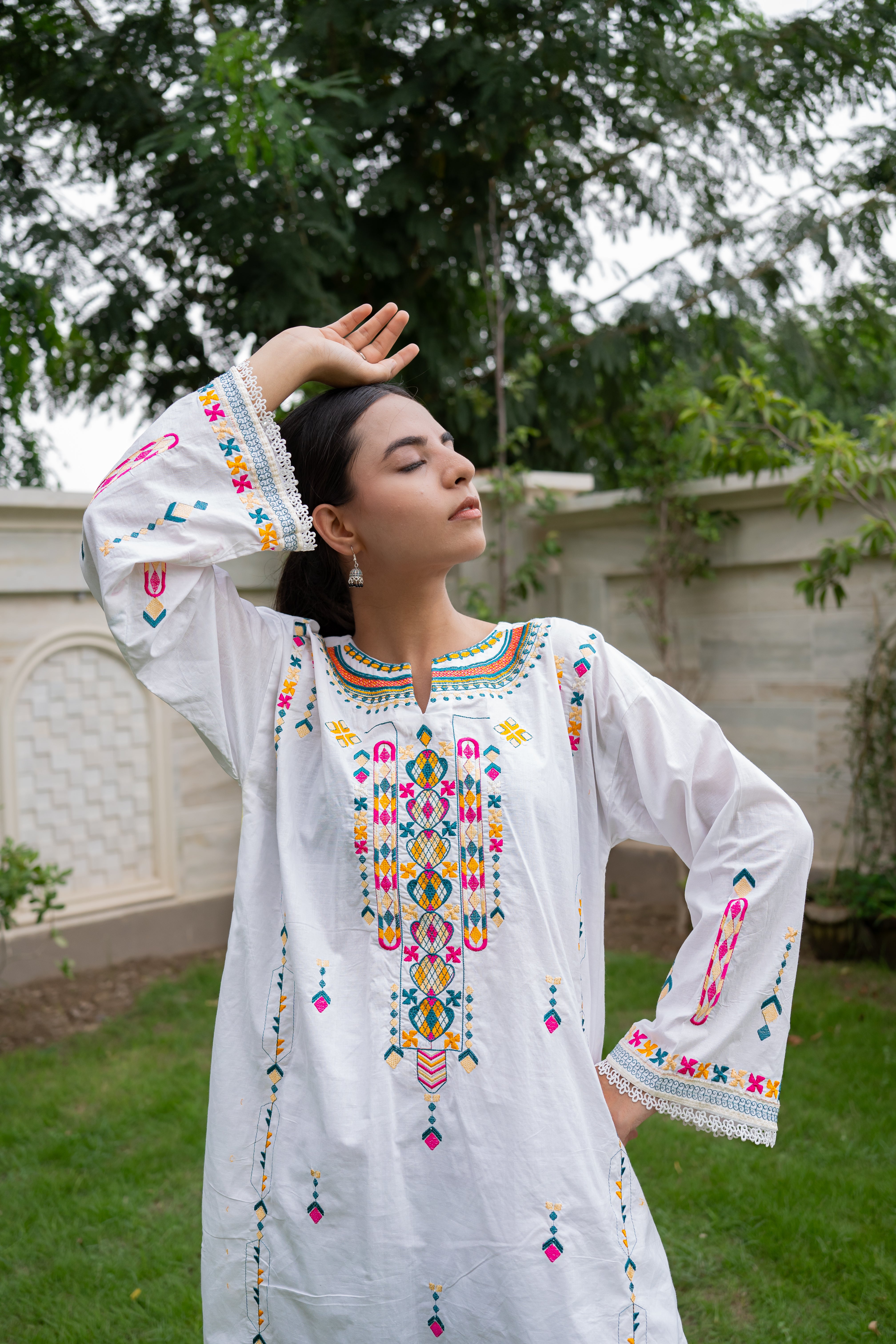 VISTA WHITE - UNSTITCHED