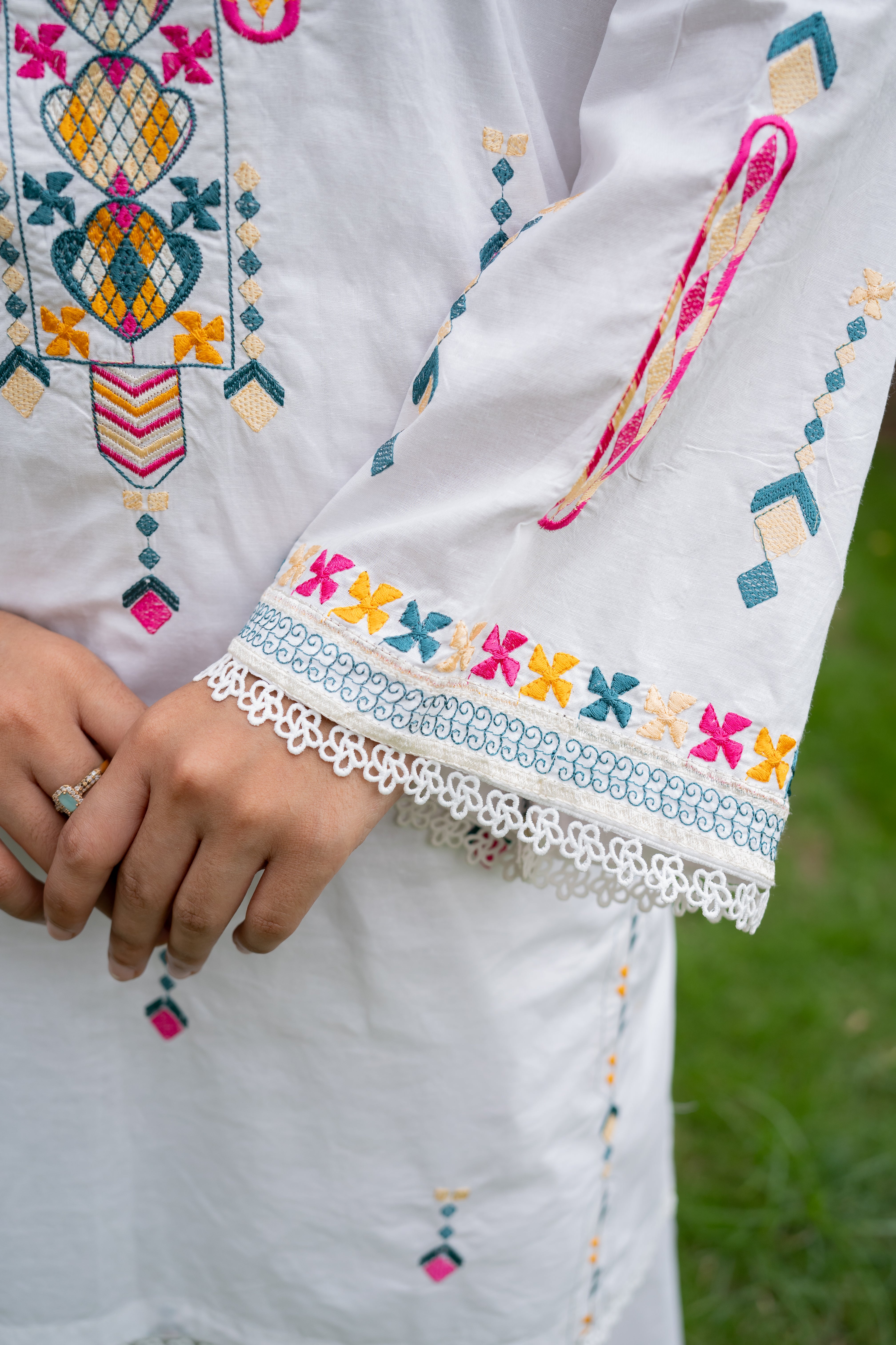 VISTA WHITE - UNSTITCHED