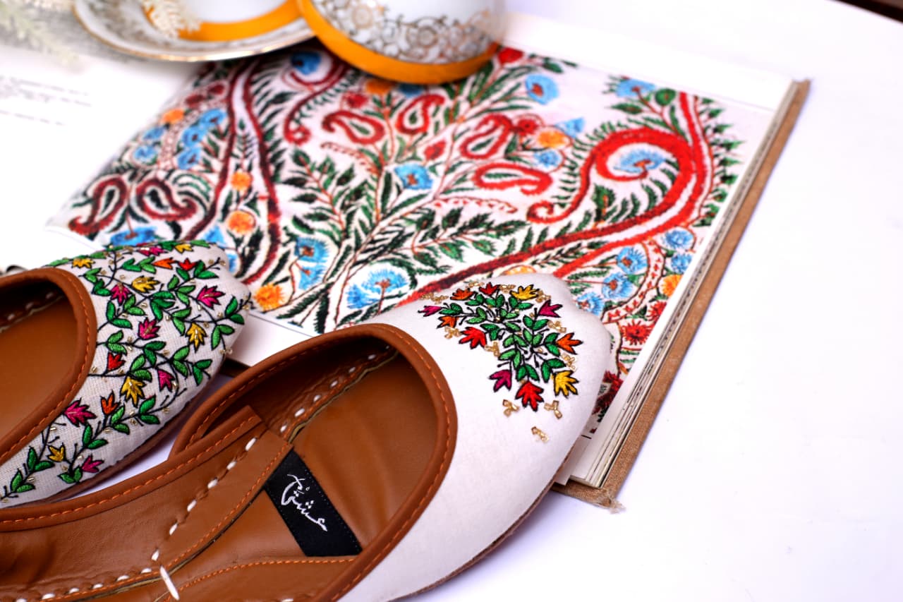 Ivory Reshem - Khussa