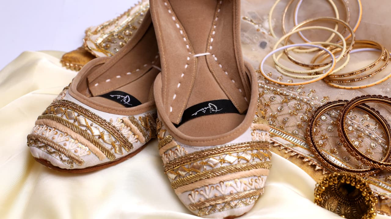 Golden Beige - Khussa